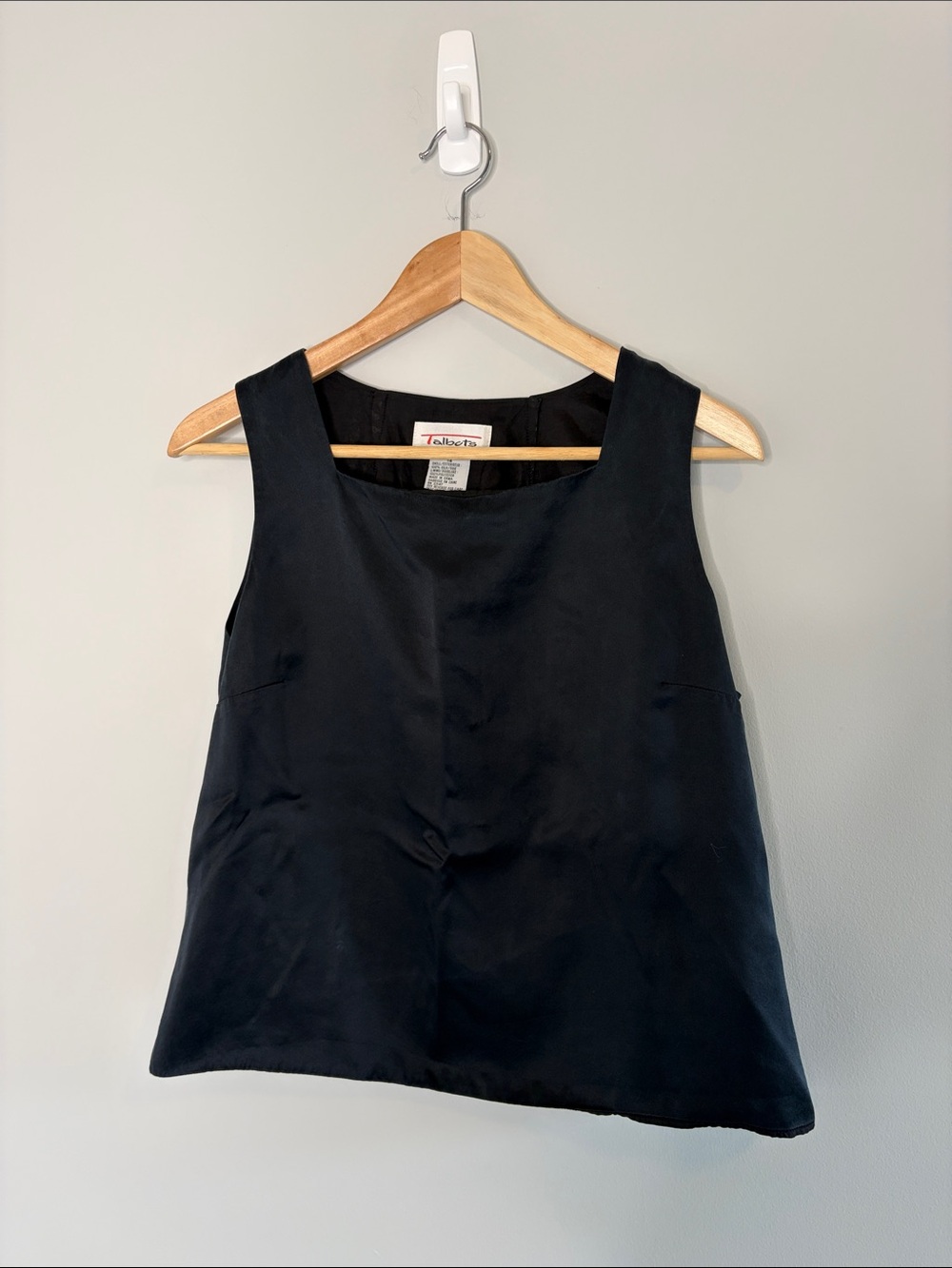 Talbots Black Sleeveless Square Neck Shell Size 14 Quiet Luxury Capsule Layer